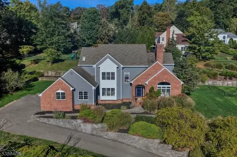 22 Walt Whitman Trl, Morristown, NJ 07960