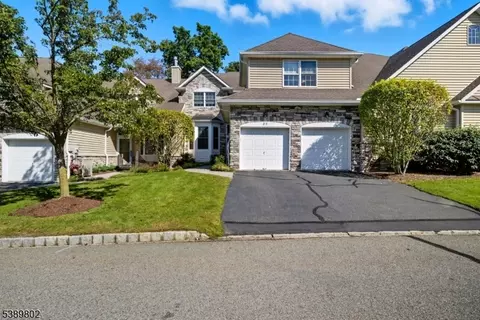 89 Schindler Ct, Parsippany, NJ 07054