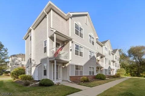 301 Tulsa Ct, Hackettstown, NJ 07840