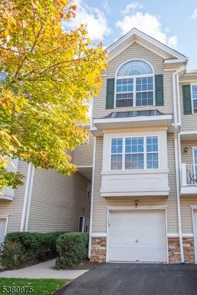 246 Ridge Dr, Pompton Lakes, NJ 07442