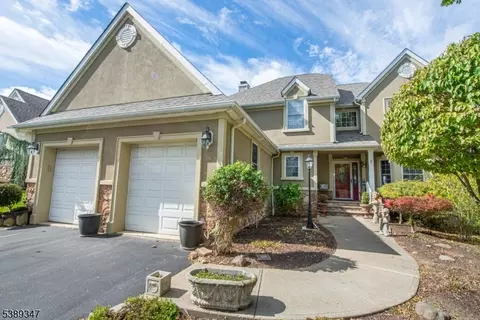 2 Witherwood Dr, Hamburg, NJ 07419