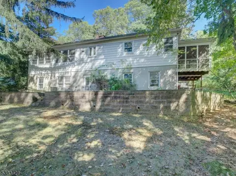 15 Caruso Rd, Rockaway, NJ 07866