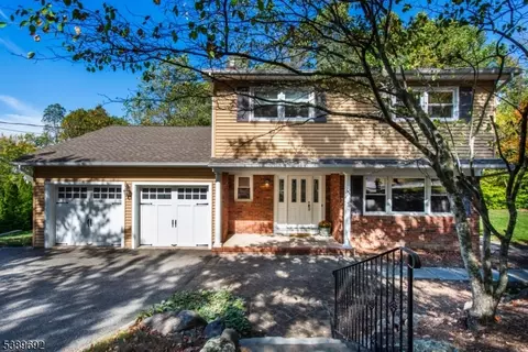 39 Lovell Dr, Wanaque, NJ 07465