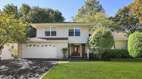 6 Robin Rd, Fanwood, NJ 07023
