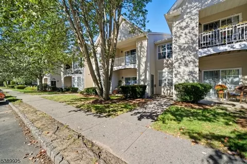 474 Cambridge Dr, Butler, NJ 07405