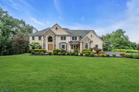 17 Carl Pl, Kinnelon, NJ 07405