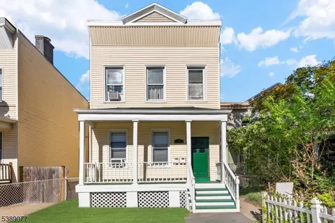 30 Gardner Ave, Jersey City, NJ 07304