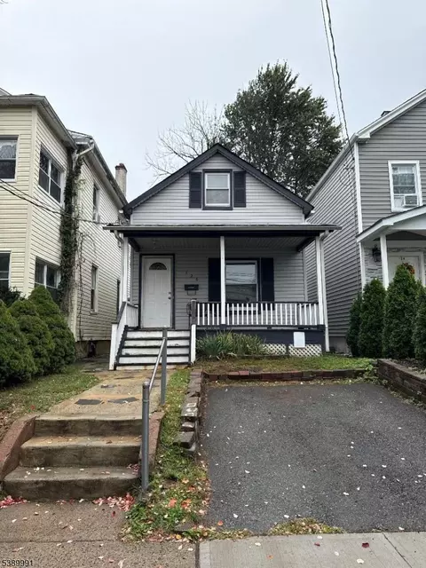 126 Duer St, North Plainfield, NJ 07060