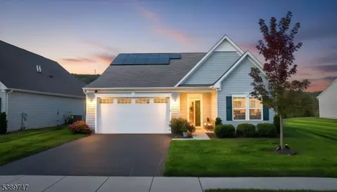 102 Mountain View Ln, Port Murray, NJ 07865