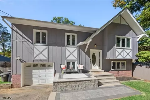 114 Rollins Trl, Hopatcong, NJ 07843