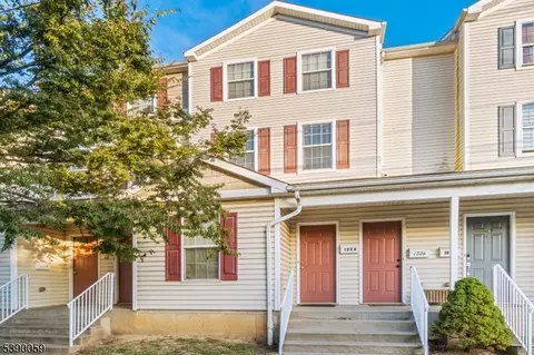 122 Remsen Ave # A, New Brunswick, NJ 08901
