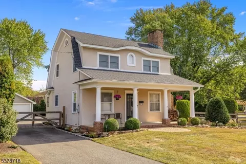 29 Mapledale Ave, Succasunna, NJ 07876