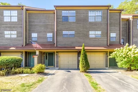 52 Beacon Hill Rd #E, West Milford, NJ 07480