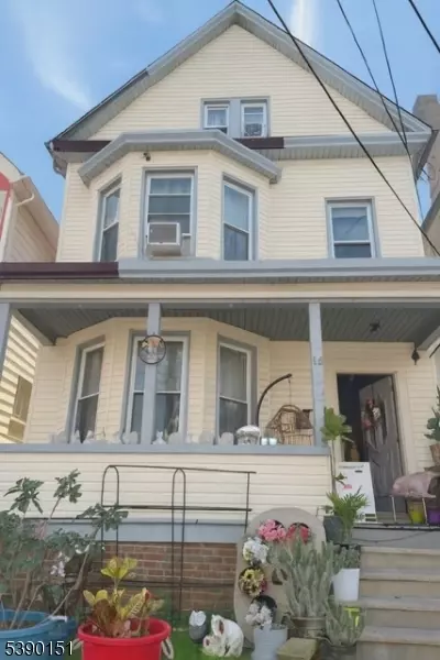 16 Erie St, Elizabeth City, NJ 07206