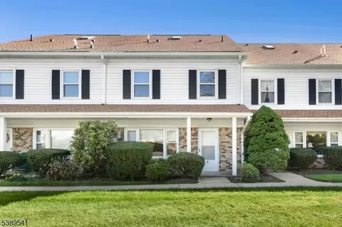 38 Yarmouth Ct, Scotch Plains, NJ 07076