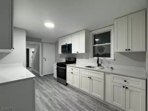 14 41st St, Irvington, NJ 07111