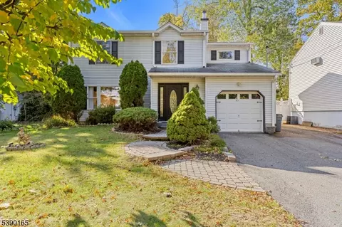 31 5 Roosevelt Ave, Lake Hiawatha, NJ 07034