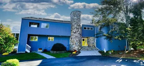 212 Sandy Ridge Mount Airy, Stockton, NJ 08559