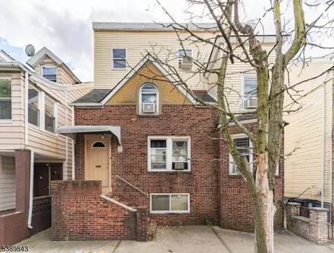 22 Nichols St, Newark, NJ 07105