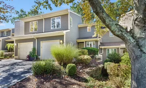 19 Inverrary Pl, Annandale, NJ 08801