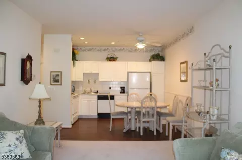 2 Richmond Rd #315, West Milford, NJ 07480