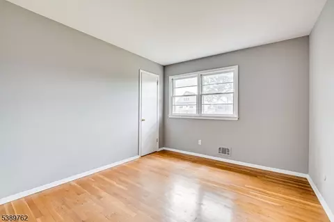 Bedroom - 200 Maple Ave, North Plainfield, NJ 07060 photo 6 of 8