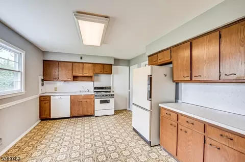 200 Maple Ave, North Plainfield, NJ 07060 photo 8
