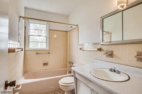 Bath - 200 Maple Ave, North Plainfield, NJ 07060 photo 3 of 3