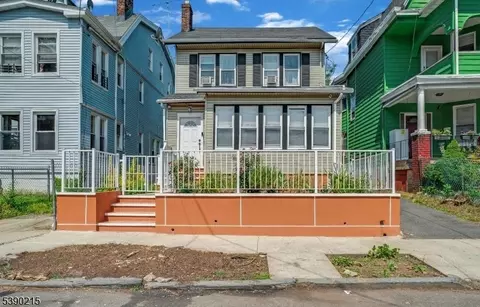 1041 Hunterdon St, Newark, NJ 07112