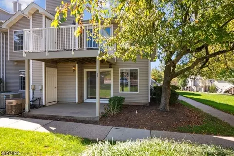 25 Spruce Ct, Bedminster, NJ 07921