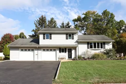 29 Rolling Hills Dr, Wayne, NJ 07470