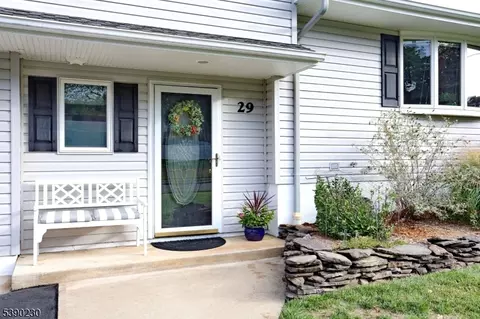 29 Rolling Hills Dr, Wayne, NJ 07470 photo 3