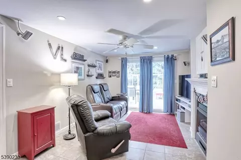 29 Rolling Hills Dr, Wayne, NJ 07470 photo 21
