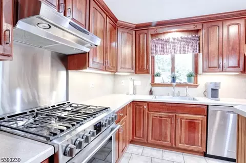 29 Rolling Hills Dr, Wayne, NJ 07470 photo 14