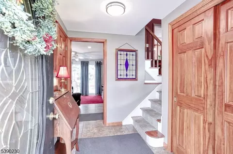 29 Rolling Hills Dr, Wayne, NJ 07470 photo 4
