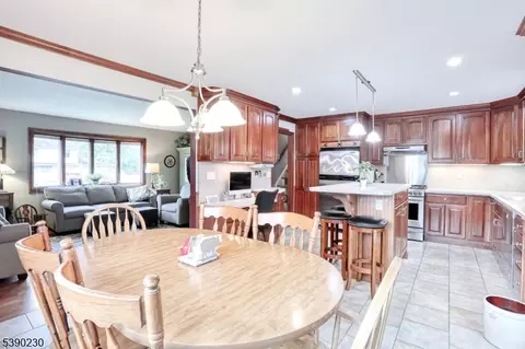 29 Rolling Hills Dr, Wayne, NJ 07470 photo 10
