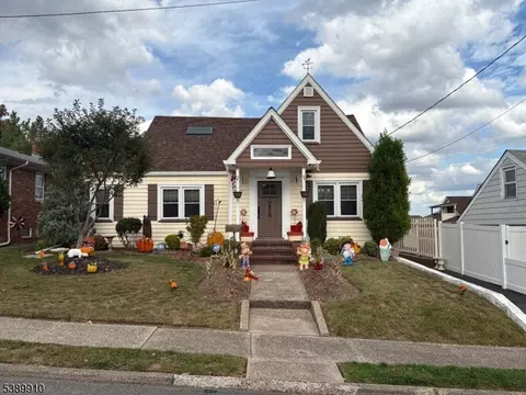 12 Tracy Ave, Totowa, NJ 07512