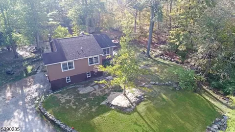 13 Hemlock Ave, Newton, NJ 07860