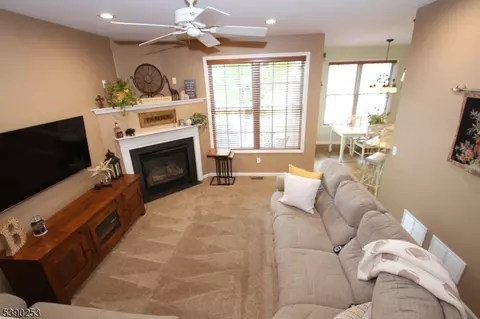249 Levinberg Ln, Wayne, NJ 07470 photo 21