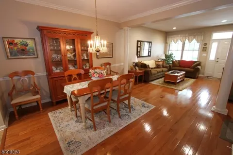 249 Levinberg Ln, Wayne, NJ 07470 photo 5