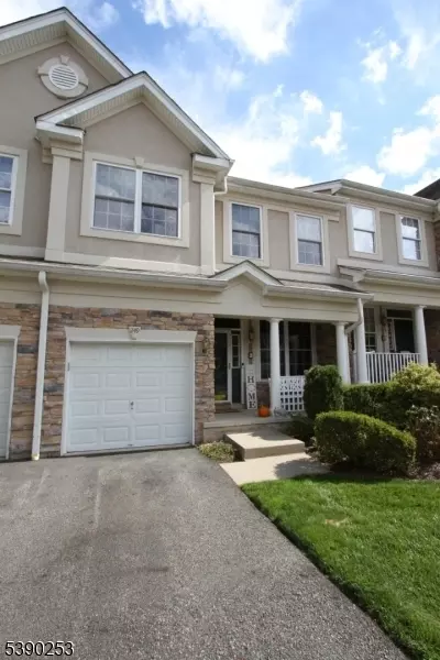 249 Levinberg Ln, Wayne, NJ 07470 photo 2