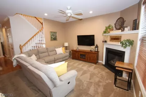 249 Levinberg Ln, Wayne, NJ 07470 photo 19