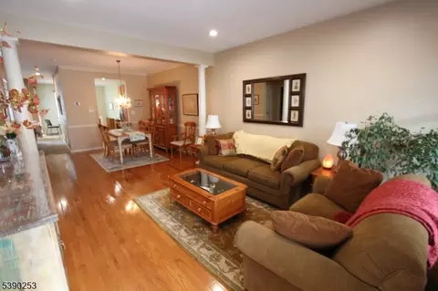 249 Levinberg Ln, Wayne, NJ 07470 photo 4