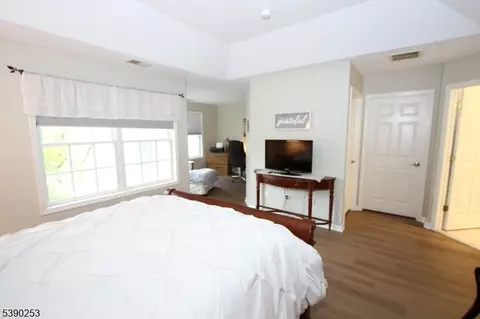 249 Levinberg Ln, Wayne, NJ 07470 photo 29