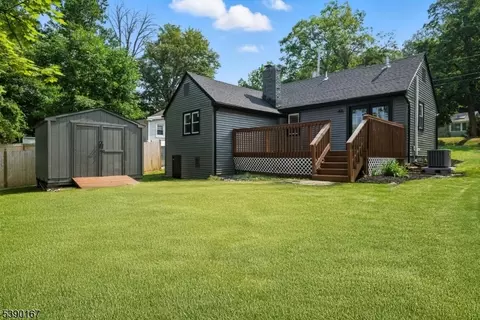 72 Springbrook Trl, Sparta, NJ 07871