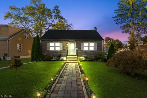 28 Oak St, Lincoln Park, NJ 07035