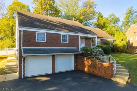 2 S Audlen Ter, Springfield, NJ 07081