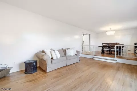 2 S Audlen Ter, Springfield, NJ 07081 photo 11