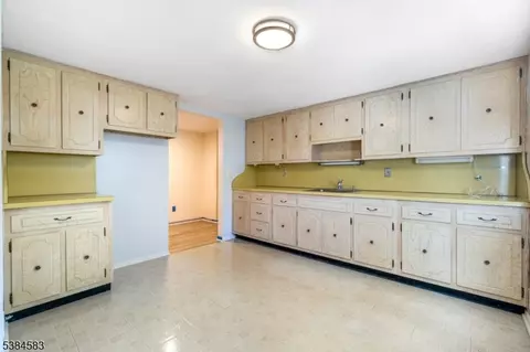 2 S Audlen Ter, Springfield, NJ 07081 photo 24