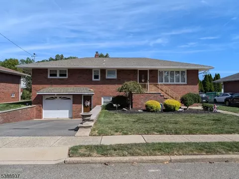 302 Lincoln Ave, Totowa, NJ 07512